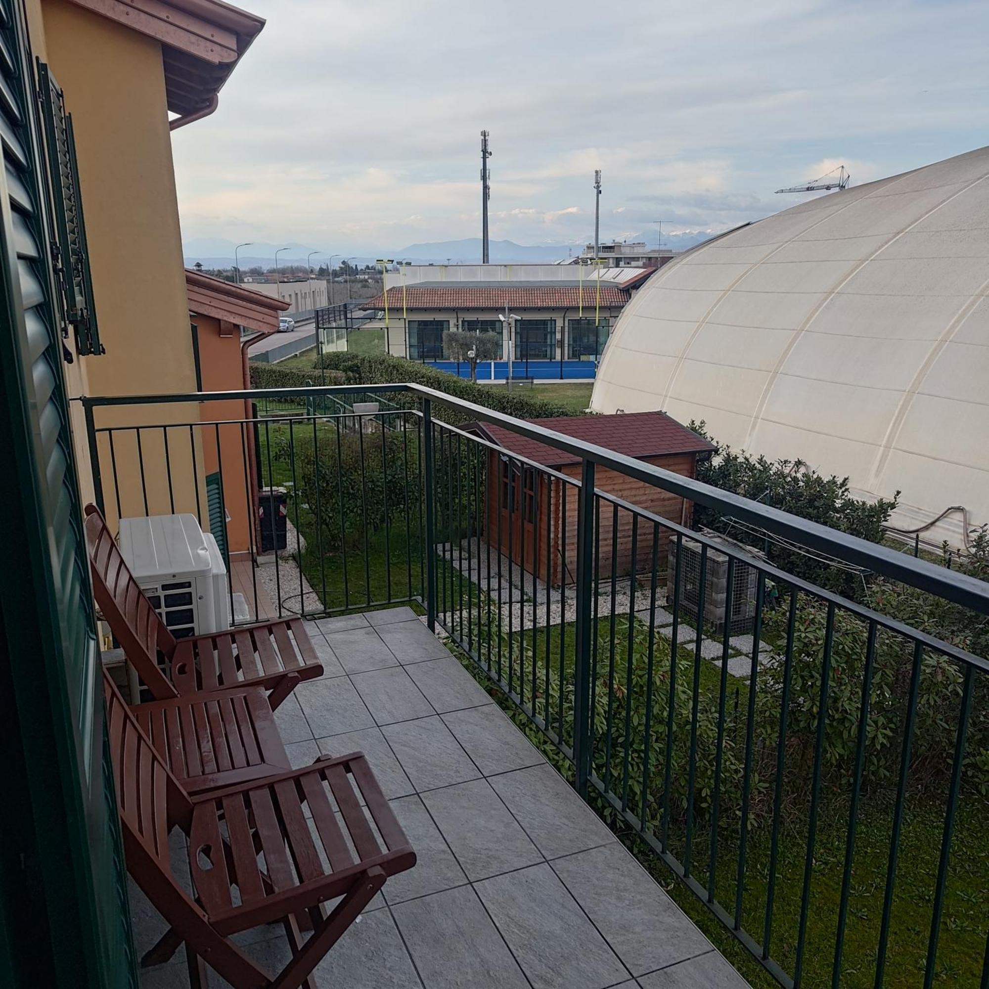 Peschiera Appartamenti Vacanze Peschiera del Garda Pokoj fotografie